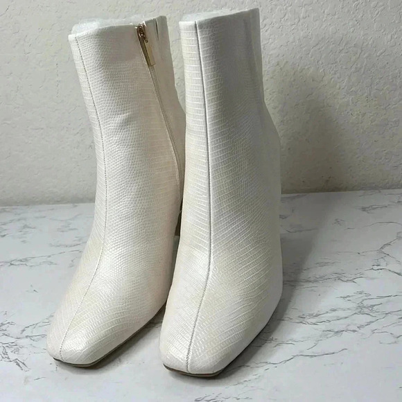 Journee Collection Sarla Bootie 8 - Picture 6 of 13